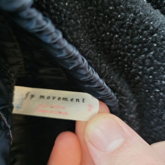 Free People Movement Slouch It Black Sherpa Joggers Size Small - Picture 8 of 8